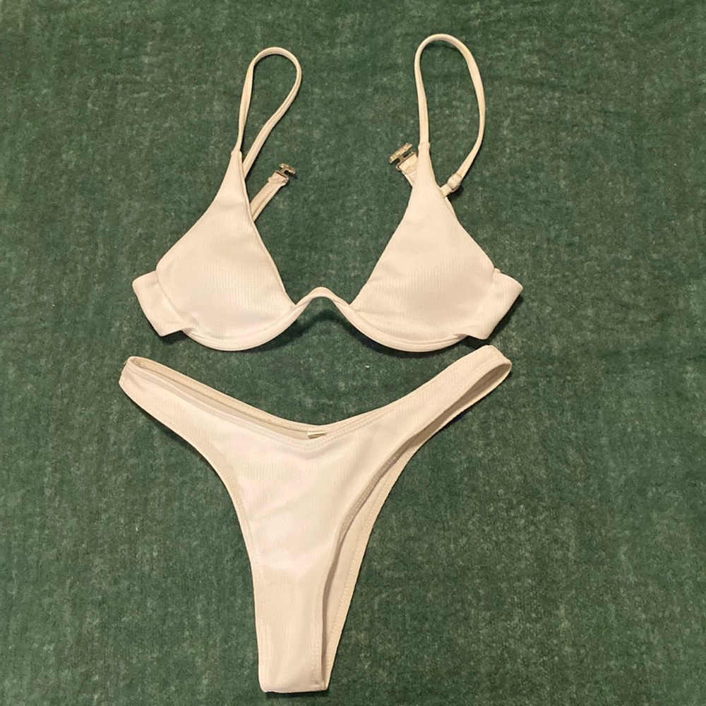 White Bikini cheeky Triangle Underwire